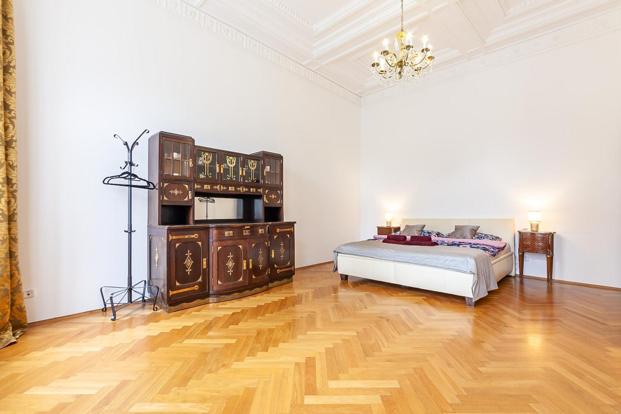 Royal Apartment By Charles Bridge View Of Saint Nicholas Church ปราก ภายนอก รูปภาพ