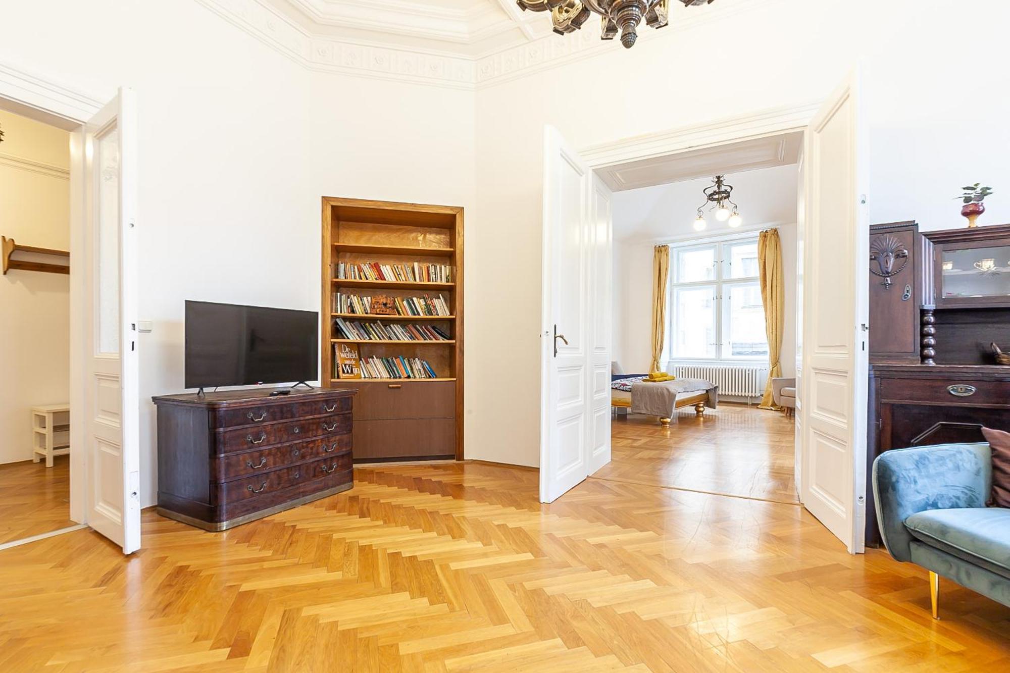 Royal Apartment By Charles Bridge View Of Saint Nicholas Church ปราก ภายนอก รูปภาพ