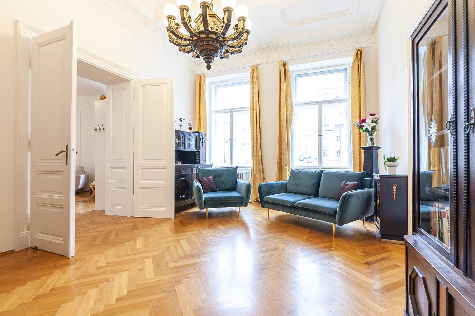 Royal Apartment By Charles Bridge View Of Saint Nicholas Church ปราก ภายนอก รูปภาพ