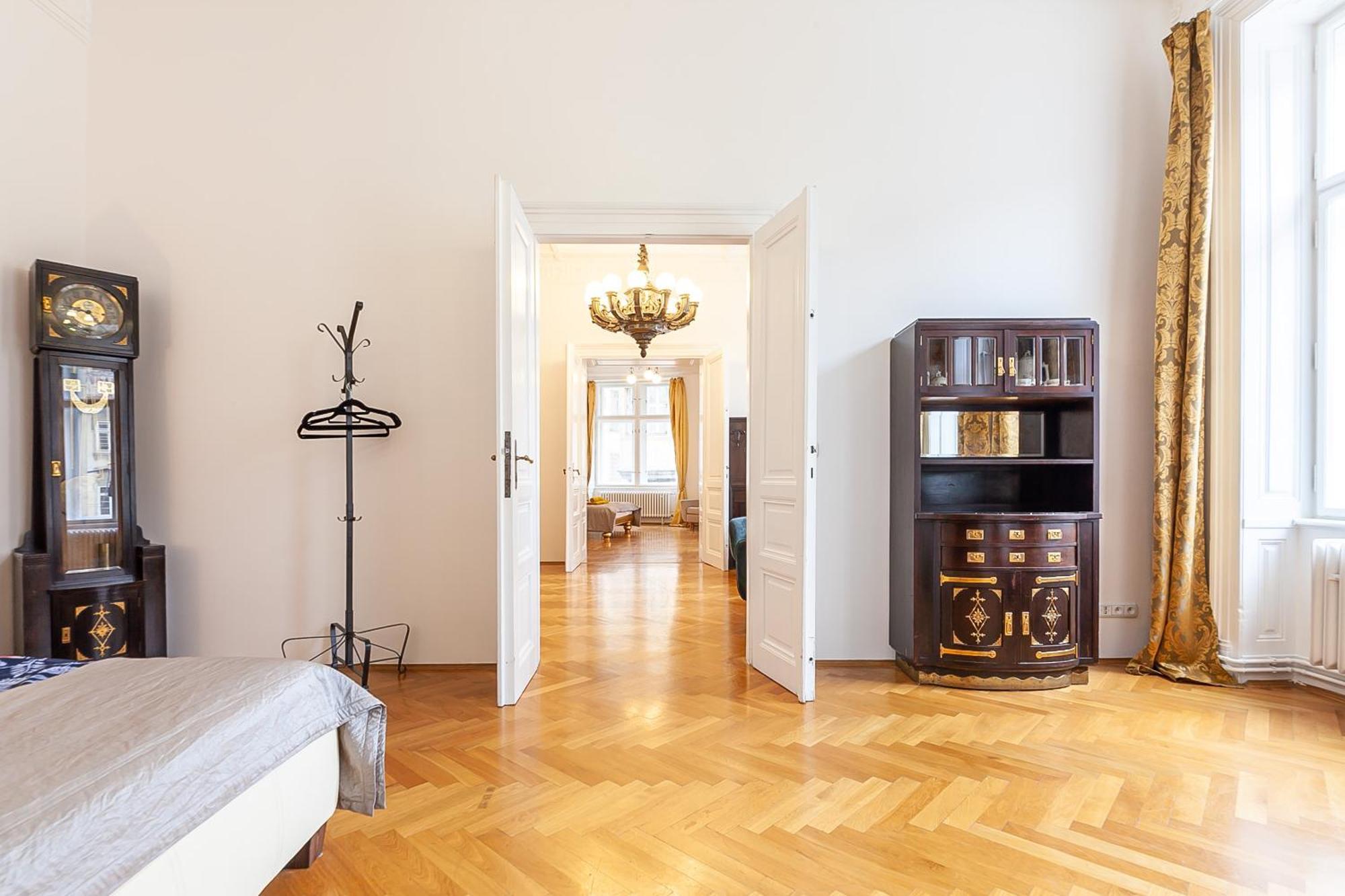 Royal Apartment By Charles Bridge View Of Saint Nicholas Church ปราก ภายนอก รูปภาพ